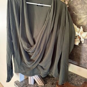 ZYIA green yoga twist front long sleeves